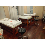Giường Spa Thanh Lý Giá Rẻ TPHCM – Nệm Êm, Chân Gỗ, Còn Mới 90%