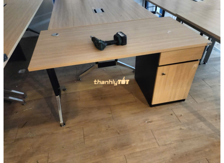 Thanh lý bàn văn phòng Hòa Phát cũ giá rẻ, đẹp bền tại TPHCM