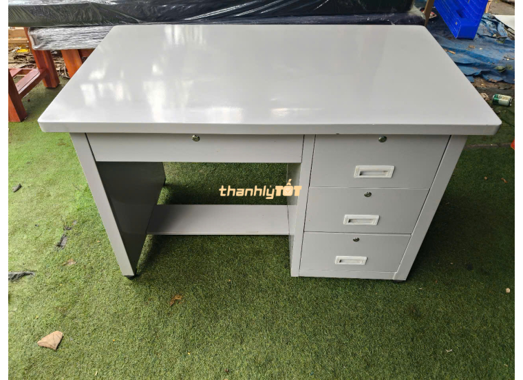 Thanh Lý Bàn Làm Việc Bằng Sắt Sơn Tĩnh Điện Giá Rẻ