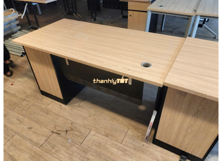 Thanh lý bàn văn phòng Hòa Phát cũ giá rẻ, đẹp bền tại TPHCM